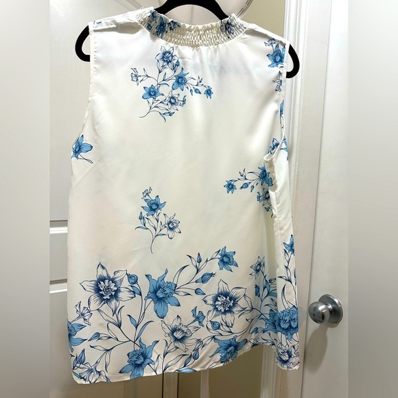 BloomChic Plus Size Navy Floral Printed Tank Top - Picture 2 of 6